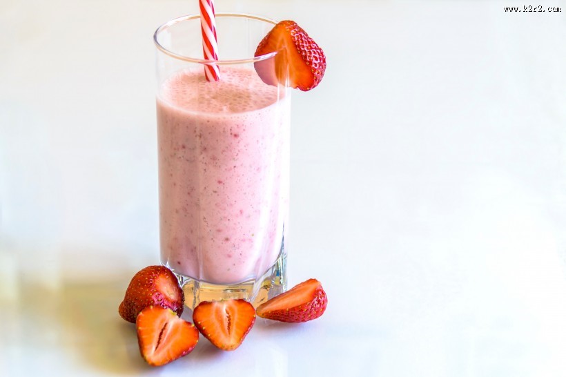 浓稠的水果奶昔图片大全