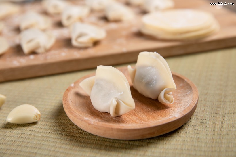 刚制作好美味的饺子图片