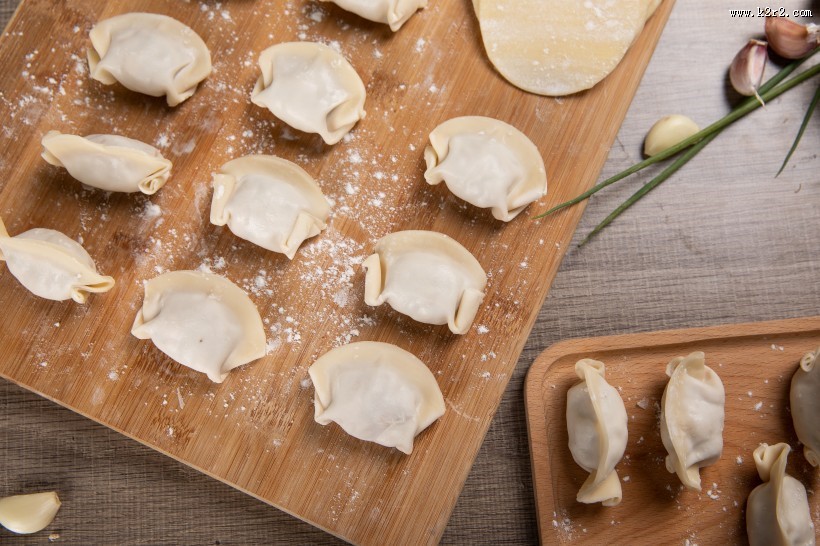 刚制作好美味的饺子图片