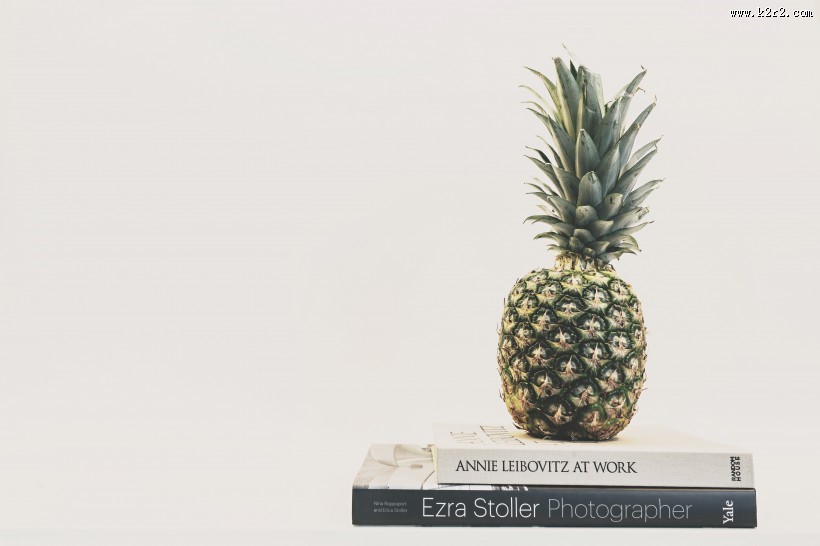 外皮粗糙的菠萝图片