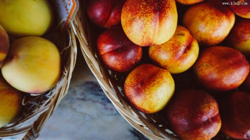 红彤彤的桃子图片