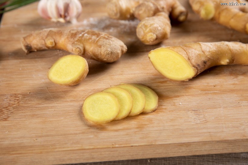 砧板上的姜蒜调料图片大全