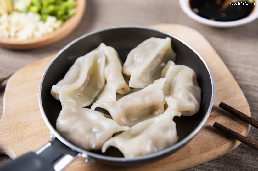 好吃的煮熟的饺子图片大全