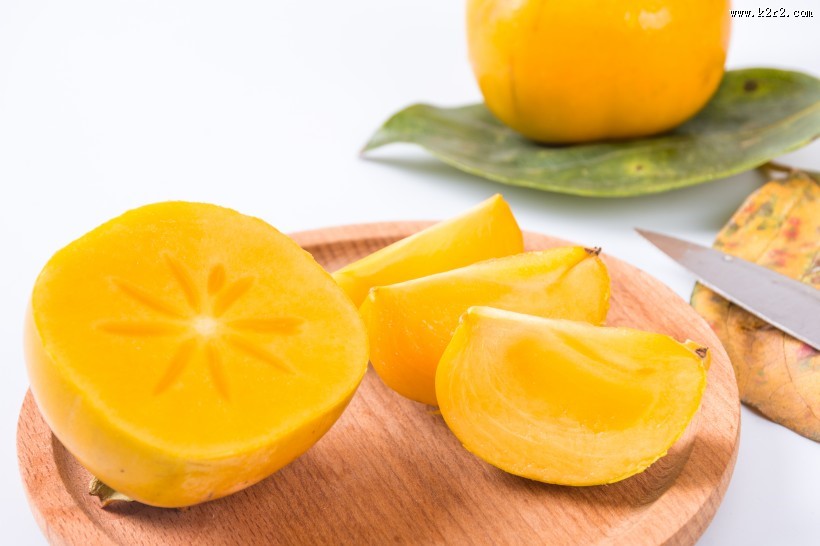 黄色香甜有营养的柿子图片