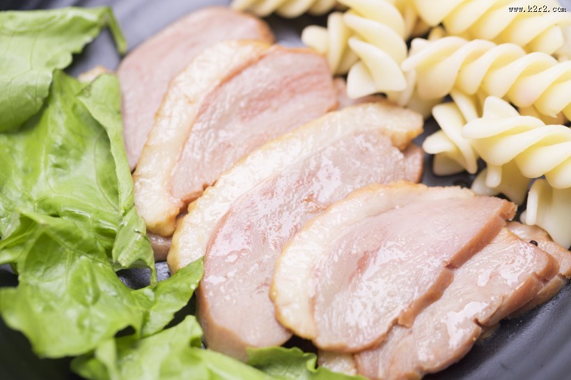 美味好吃的鸭胸肉蔬菜沙拉图片