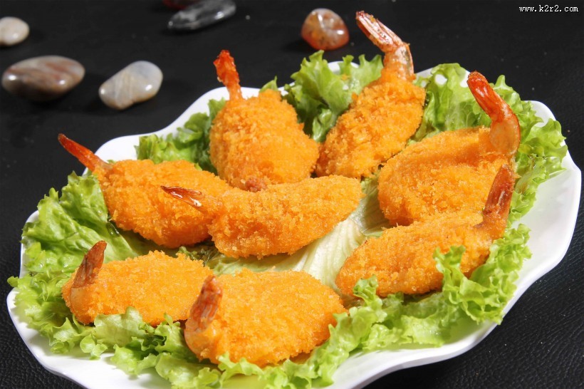 金黄的凤尾虾图片