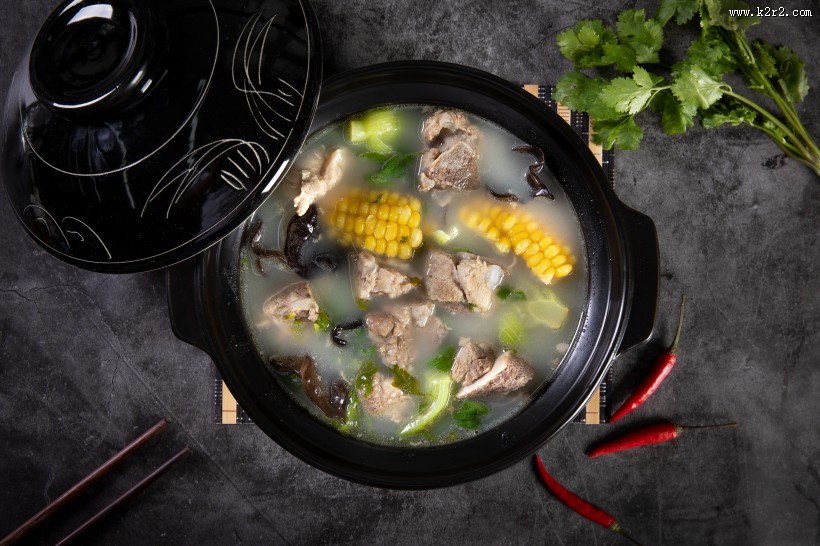 砂锅玉米排骨汤图片