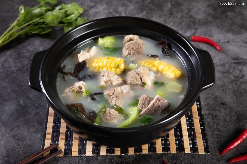 砂锅玉米排骨汤图片