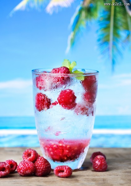夏日水果冰饮图片
