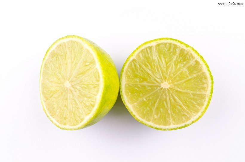 切开的新鲜柠檬图片