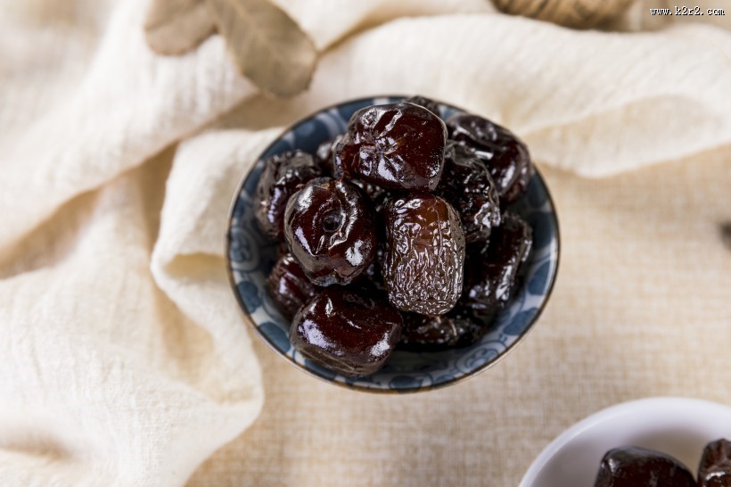 美味营养的蜜饯阿胶枣图片