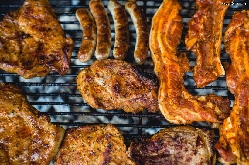 鲜嫩的牛排图片