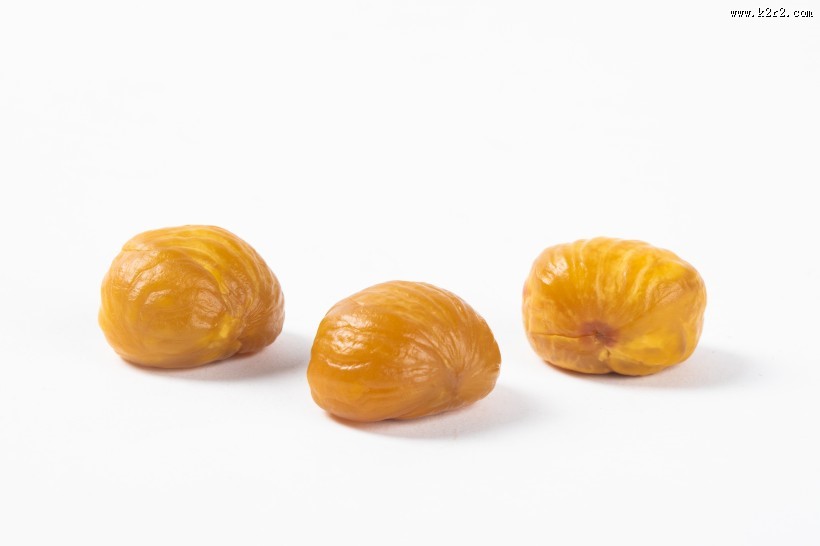 去壳金黄的板栗肉图片