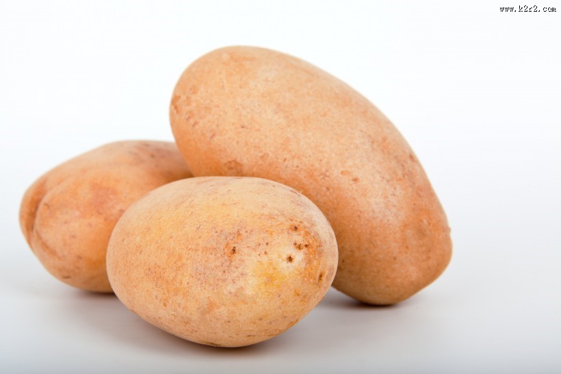 成堆的新鲜土豆图片