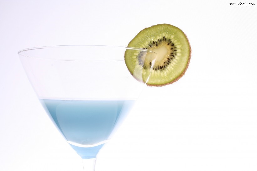 颜色鲜亮的鸡尾酒图片