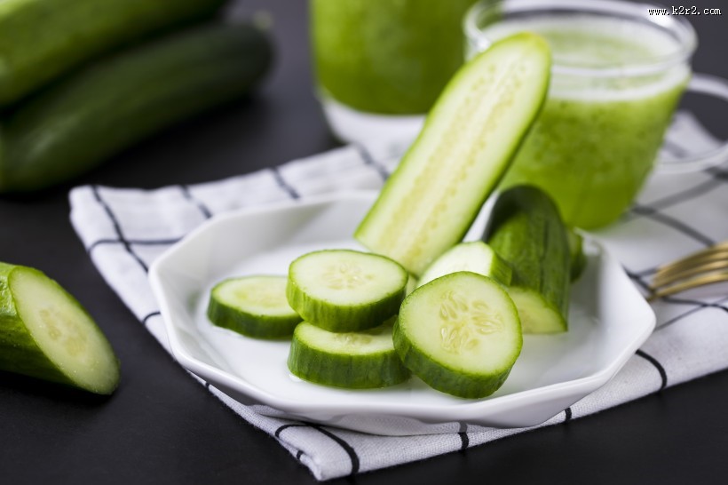新鲜爽口黄瓜图片