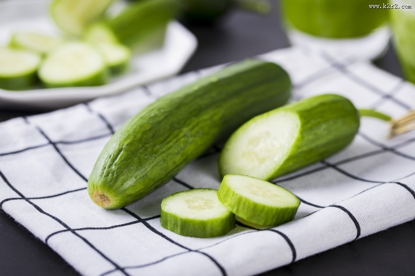 新鲜爽口黄瓜图片