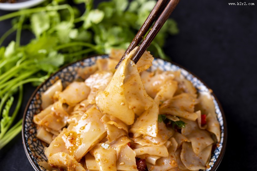 麻辣过瘾的凉皮图片