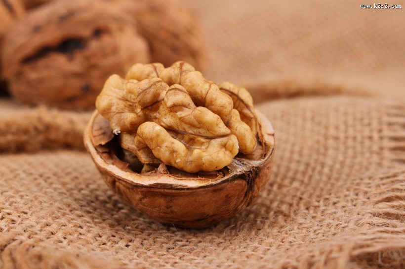 美味好吃的核桃仁图片