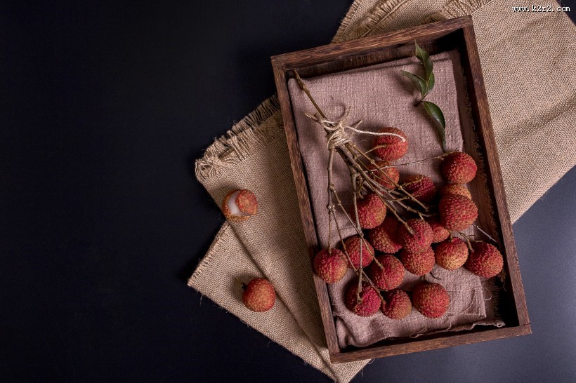 时令新鲜水果荔枝图片