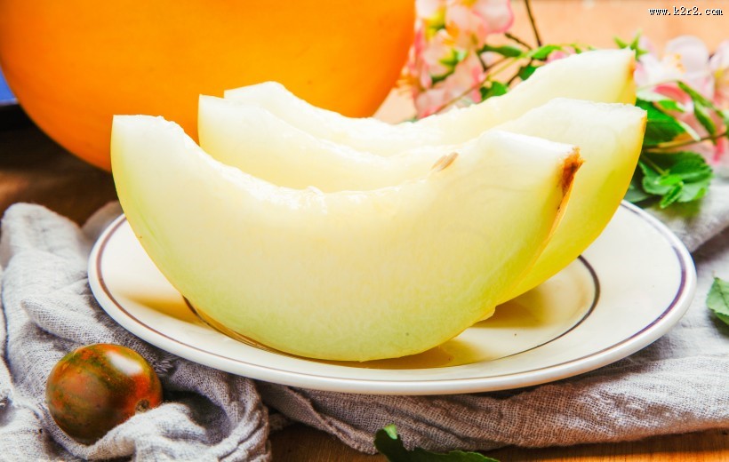 放到桌上的新鲜水果图片大全