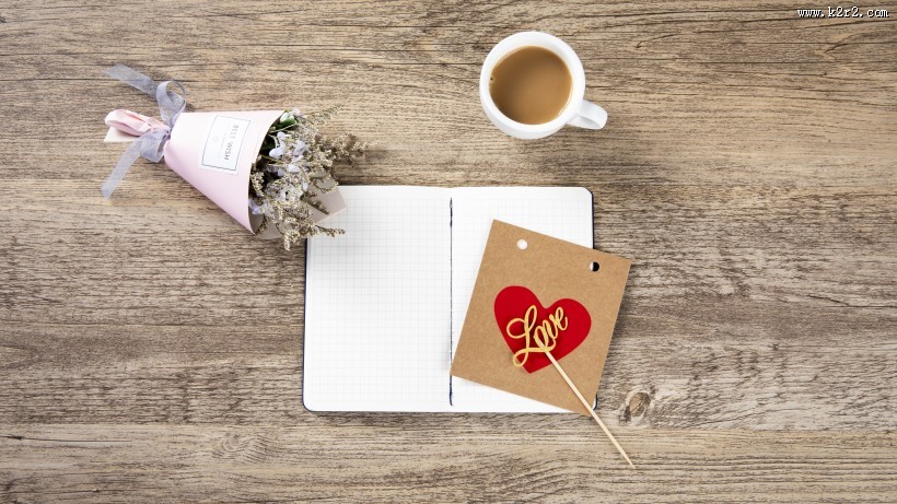 办公桌上的咖啡背景图片