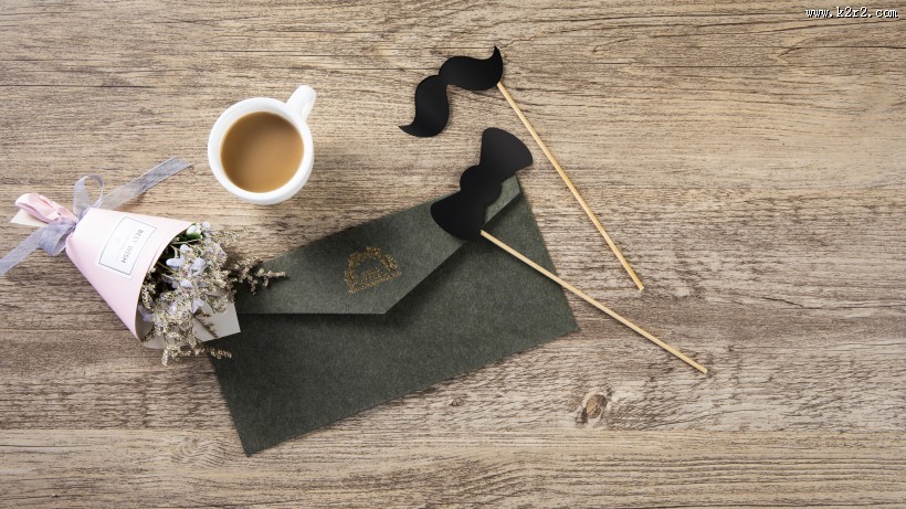 办公桌上的咖啡背景图片