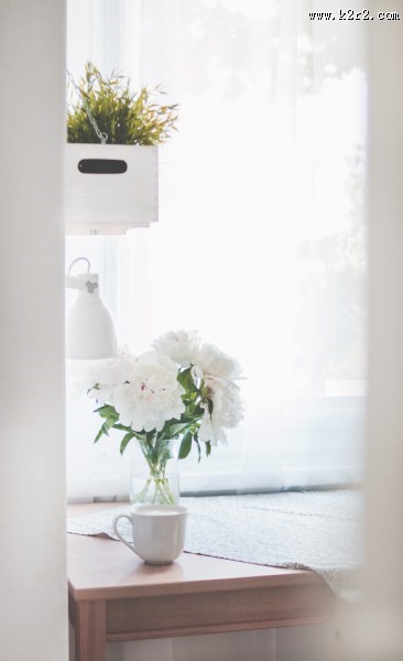 桌子上的咖啡图片