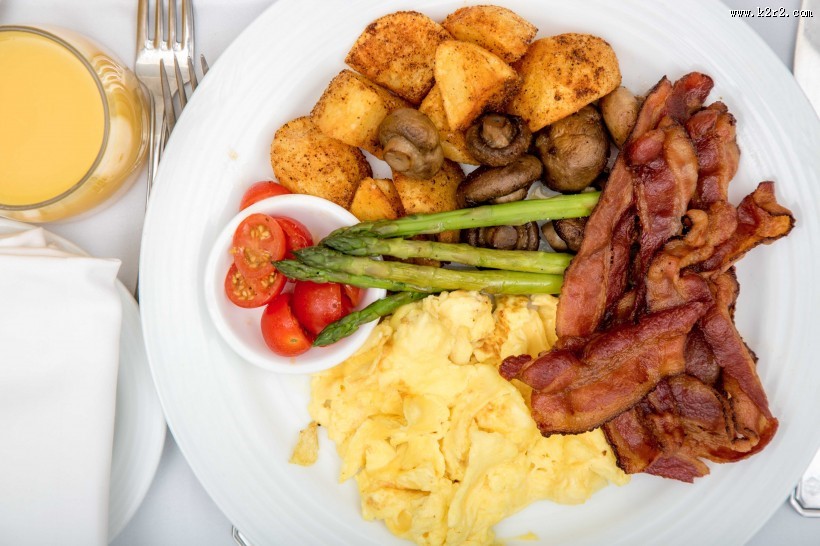 丰盛的早餐图片