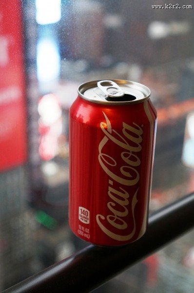 罐装可口可乐图片