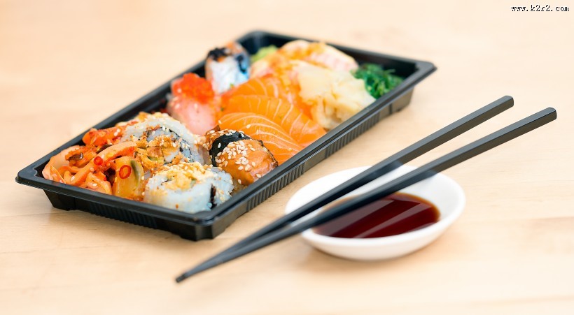 色泽艳丽的寿司图片