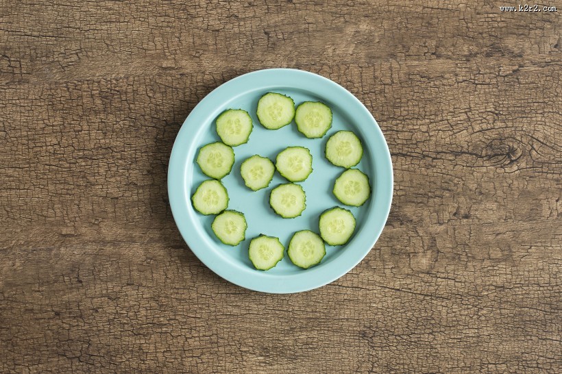 绿色新鲜的黄瓜图片