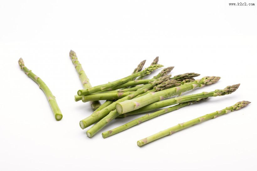 鲜嫩营养的绿色芦笋图片