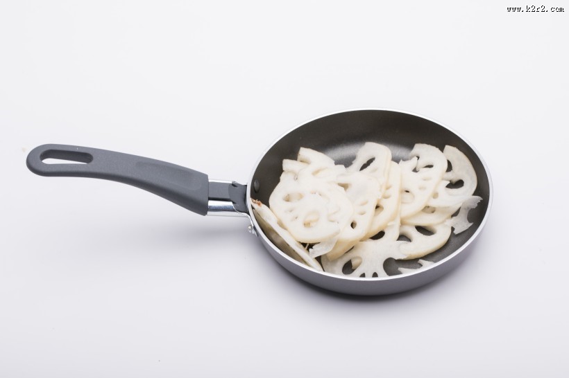 切开的白色莲藕图片