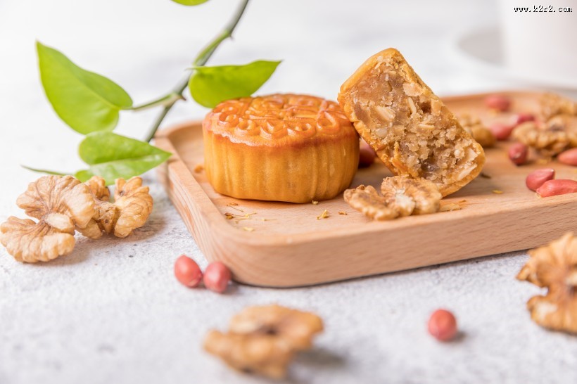 中秋节广式五仁月饼图片