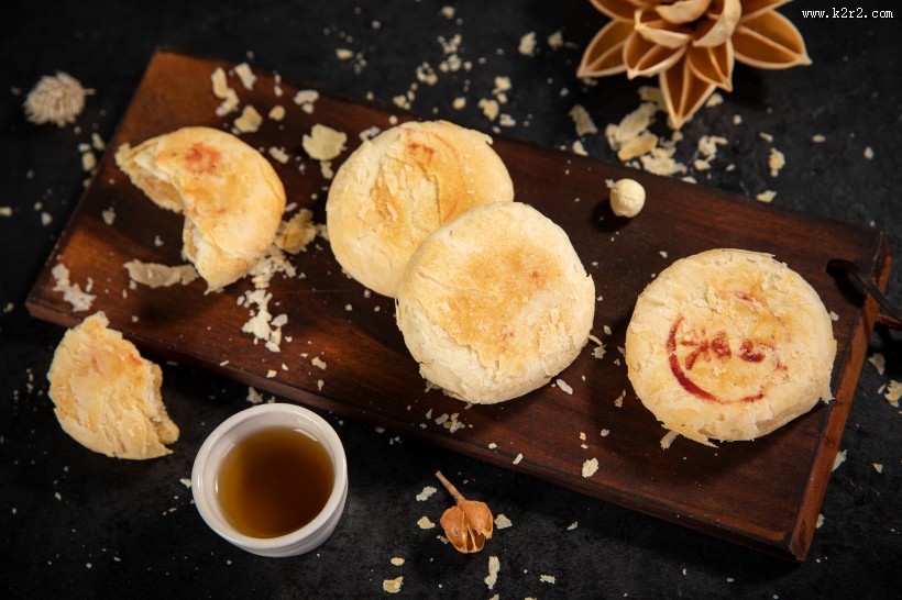 中秋节酥皮月饼图片