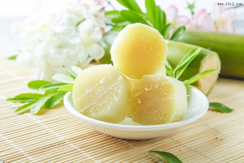 切段削皮的甘蔗图片