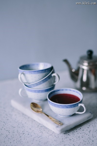 美味的泡芙和解腻的咖啡图片