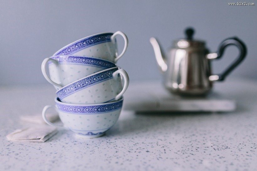 美味的泡芙和解腻的咖啡图片