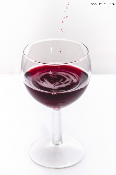 鲜艳的红酒图片
