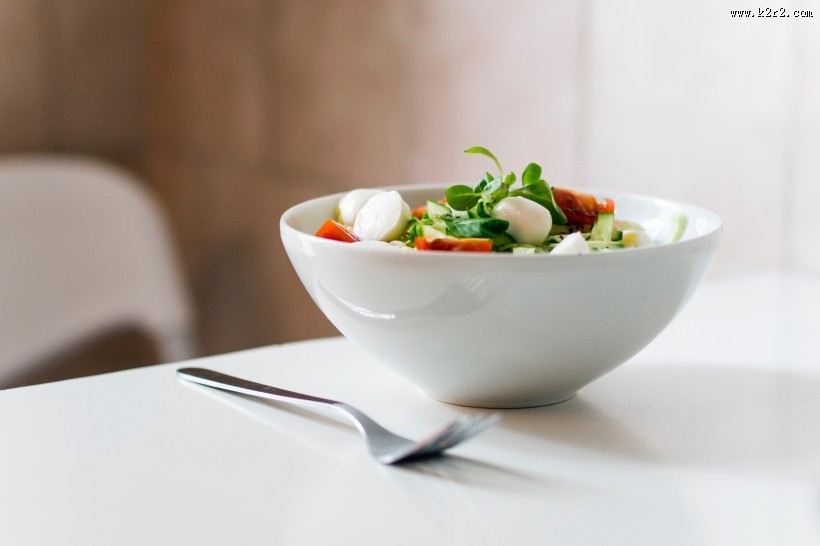 新鲜的蔬菜沙拉图片