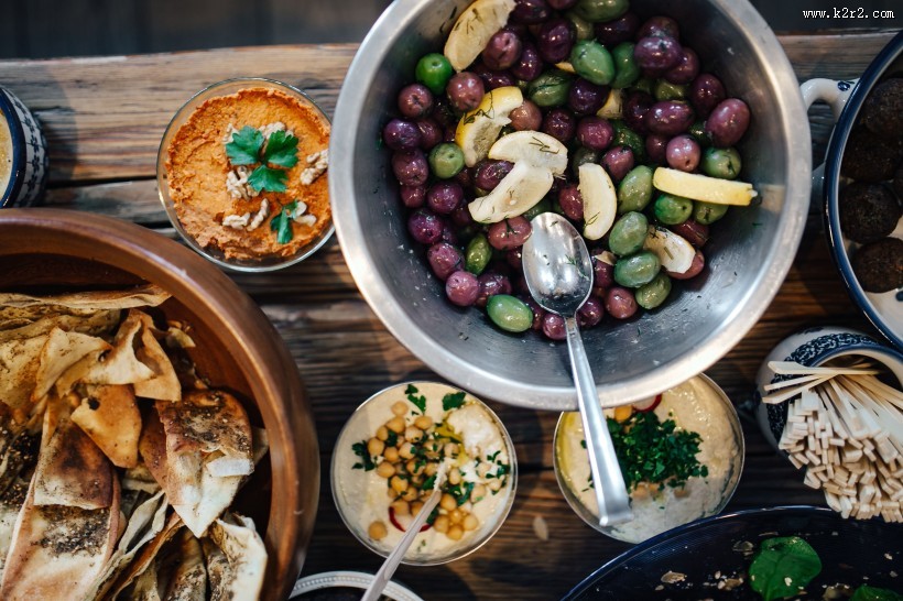 传统的中东羊肉晚餐图片