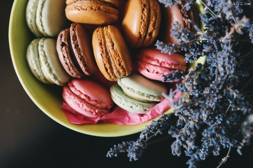 五颜六色的马卡龙蛋糕图片