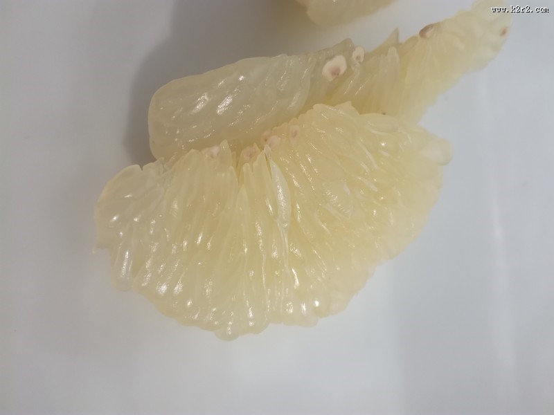 晶莹剔透的西柚图片