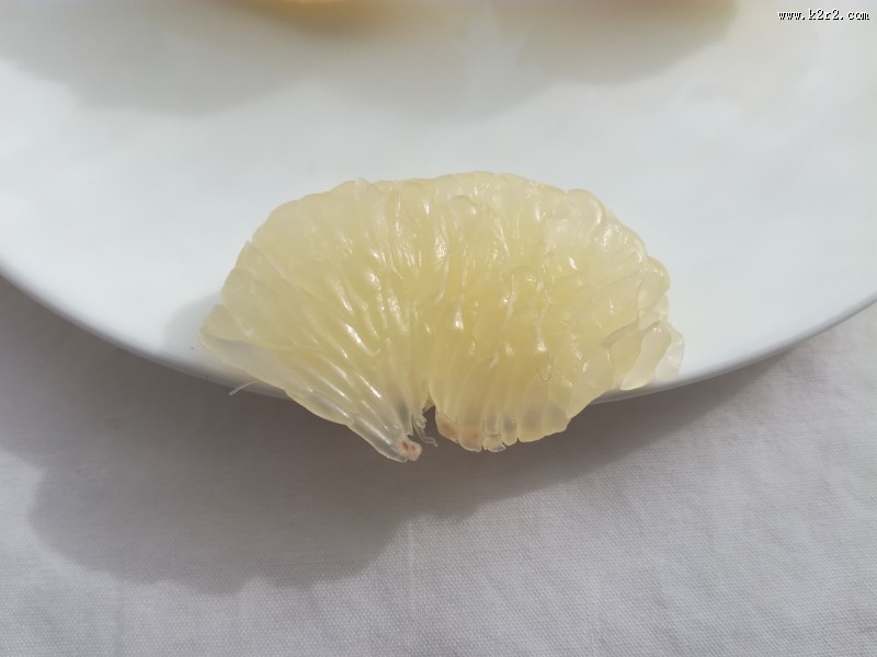 晶莹剔透的西柚图片