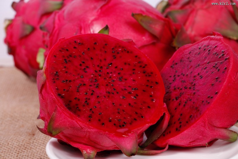 好吃的红心火龙果图片