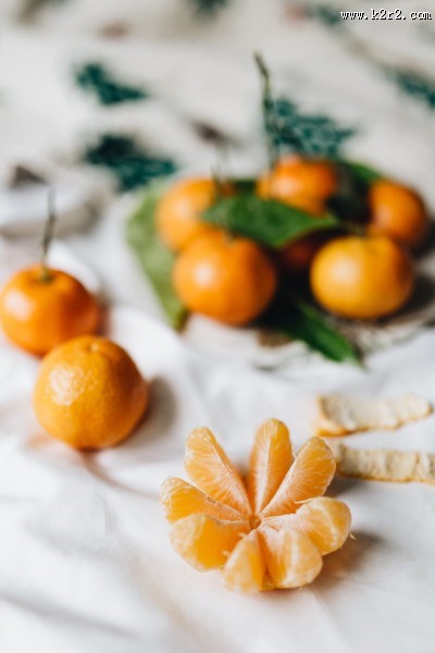 金黄色的桔子图片