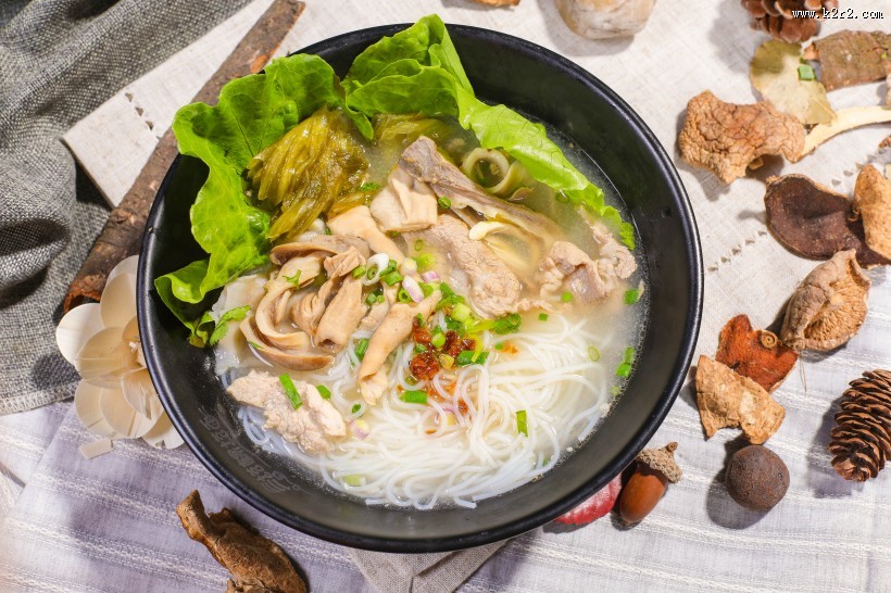 美味好吃的海鲜面图片