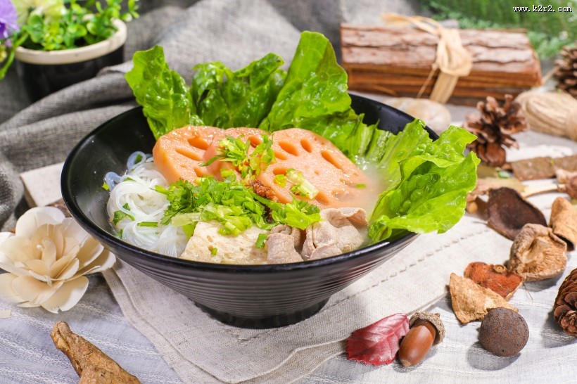 美味好吃的海鲜面图片