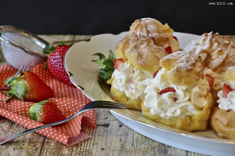 细腻绵软的甜品图片